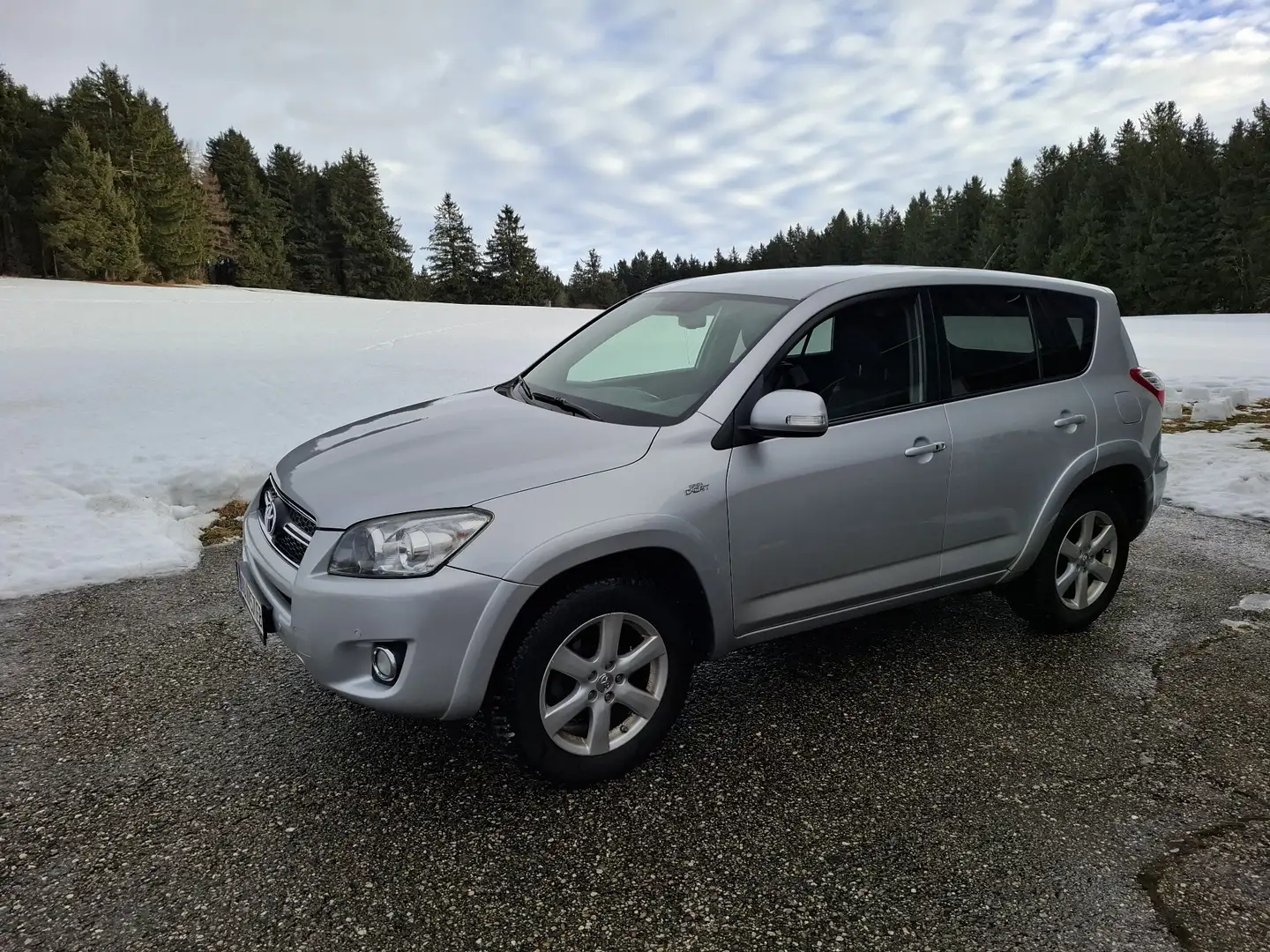 Toyota RAV 4 RAV4 2,2 D-4D 180 D-CAT 4WD X Silber - 1