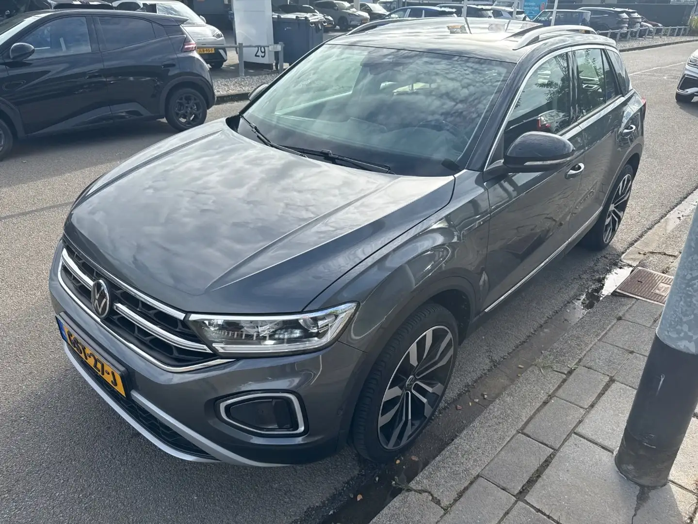 Volkswagen T-Roc 1.5 TSI 150 pk R-Line 7-DSG | Trekhaal Panoramadak
