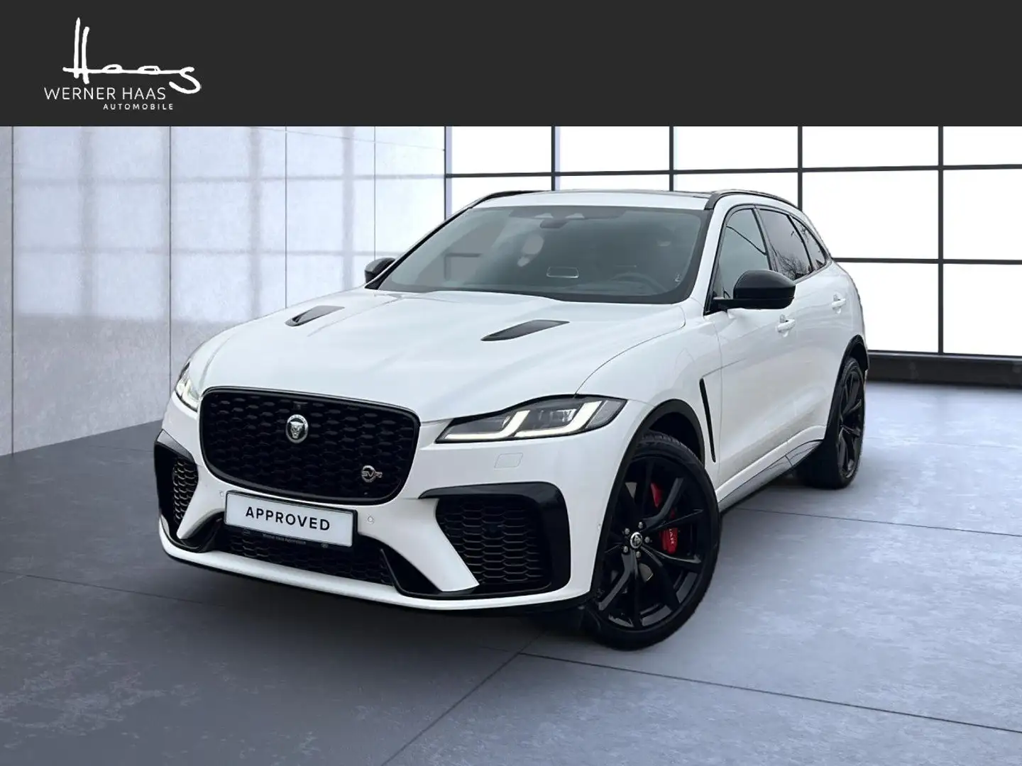 Jaguar F-Pace P550 AWD SVR Weiß - 1