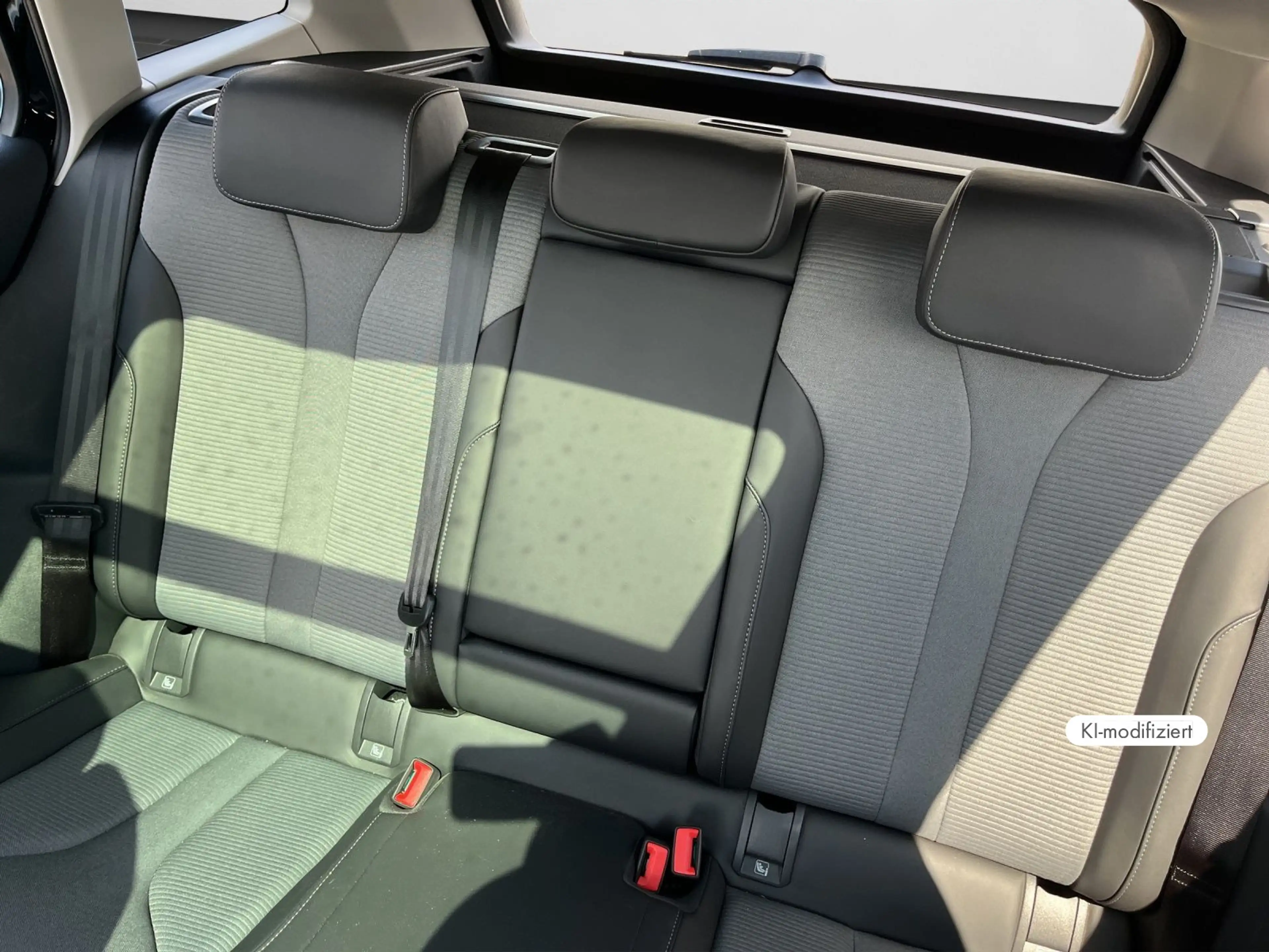 Skoda Enyaq 85 Clever PANO WäPu AHK ACC RFK SHZ — photo 15