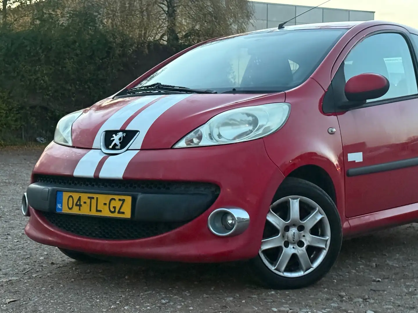 Peugeot 107 1.0-12V XS/ZEER ZUINIG/ SPORT Rouge - 2