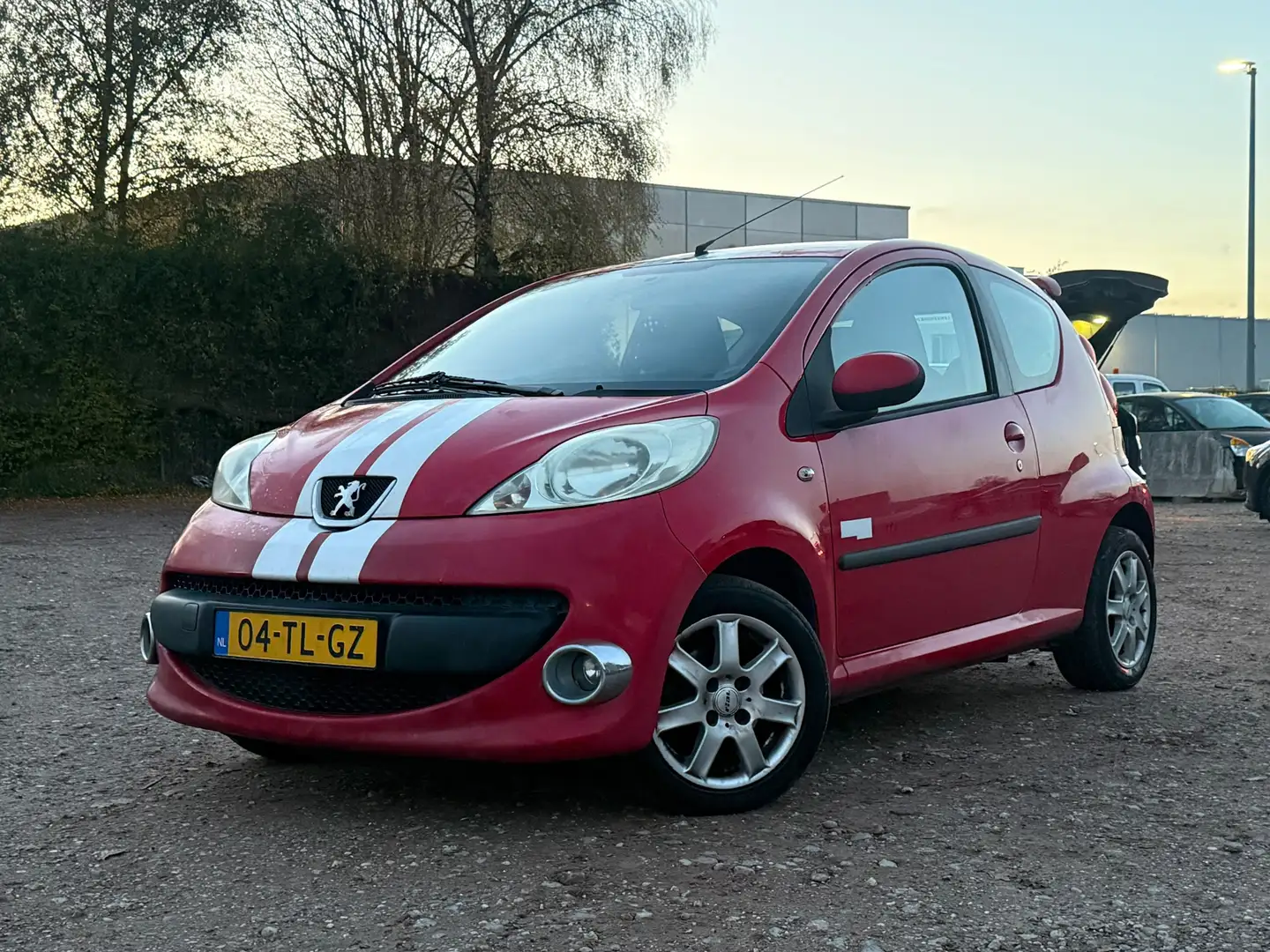 Peugeot 107 1.0-12V XS/ZEER ZUINIG/ SPORT Rouge - 1