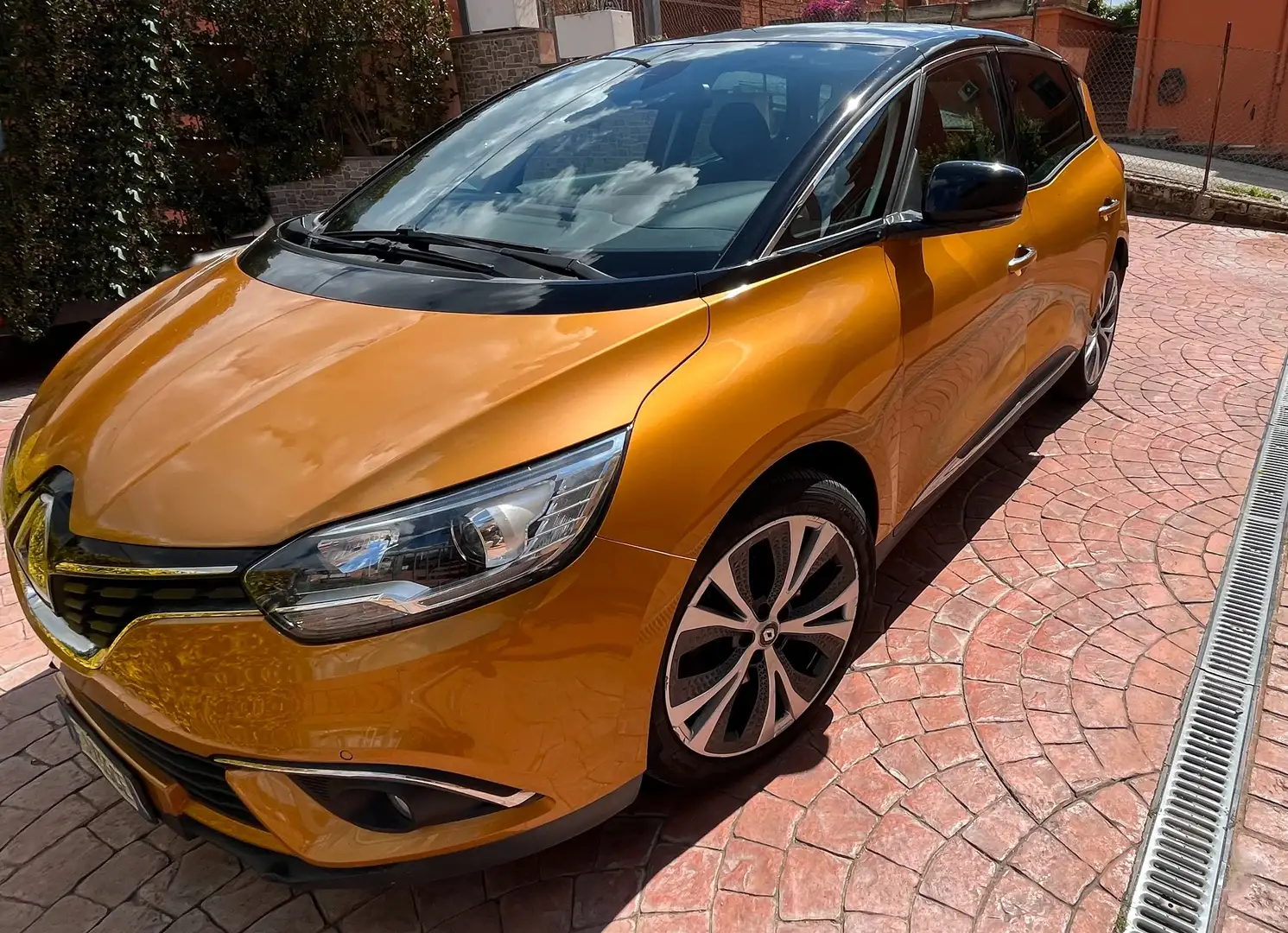 Renault Scenic Scenic IV 2017 1.5 dci energy Intens 110cv edc Arancione - 1