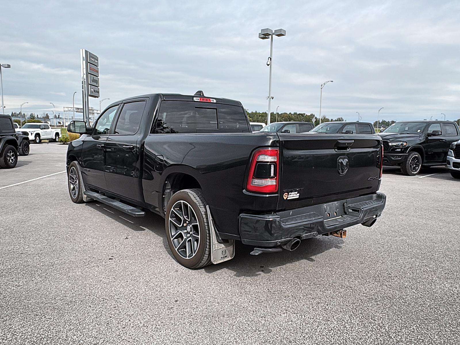 2020 RAM 1500 SPORT + CEW CAB + 5.7 V8 + TOIT OUVRANT + CUIR + E — снимка 1
