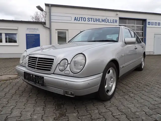 Mercedes-Benz E 320 E-Klasse Avantgarde   KEIN WINTERBETRIEB