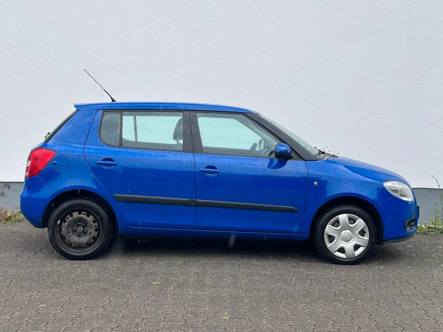 Skoda Fabia 1.6 *PDC*KLIMA*TÜV 12/2026 Blau - 2