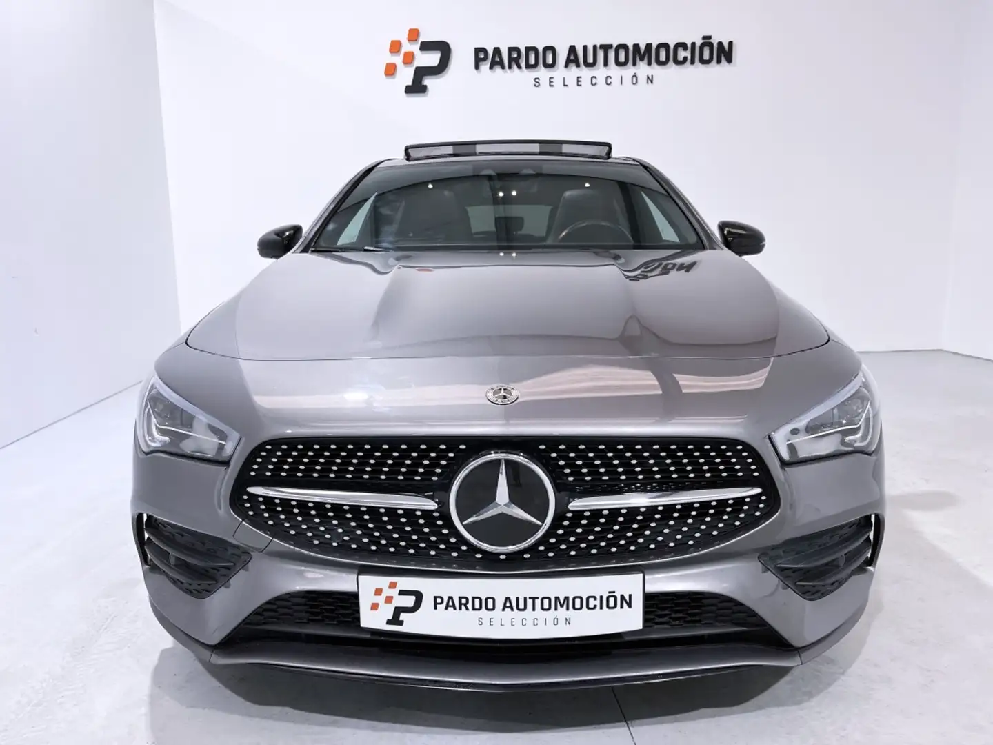 Mercedes-Benz CLA 200 Shooting Brake 200d 8G-DCT Grau - 2