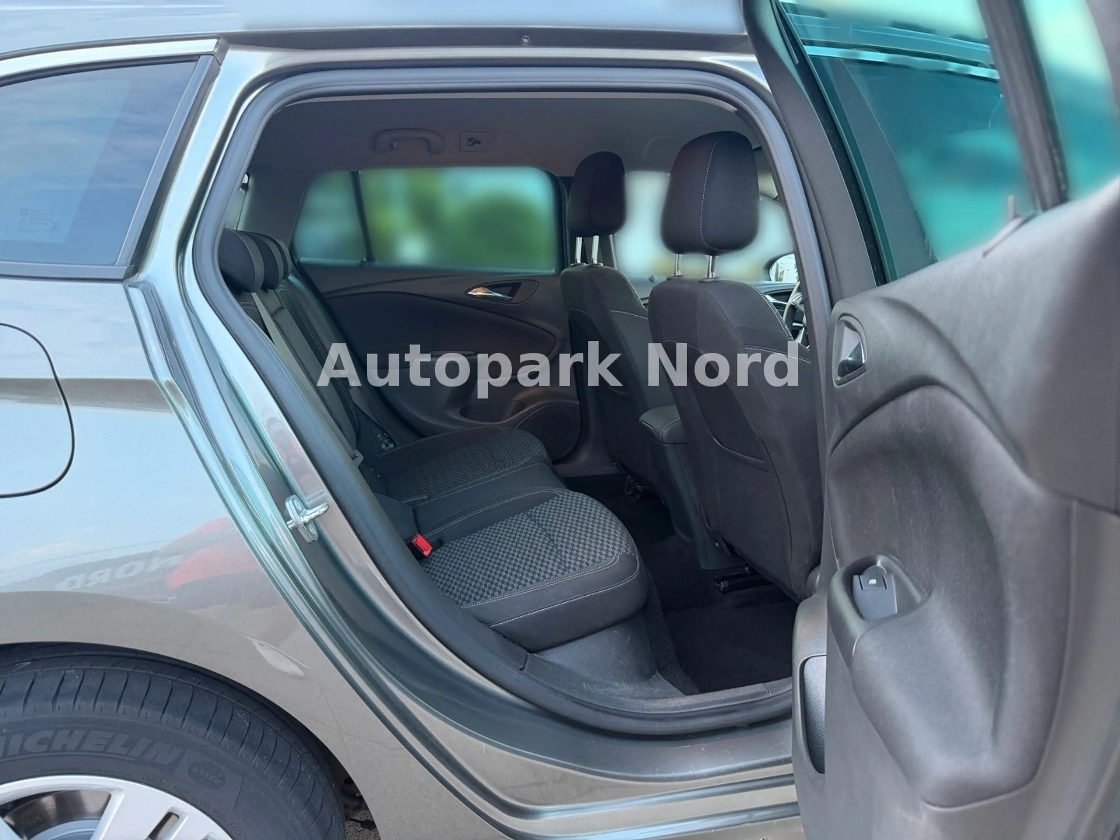 Opel Astra K Sports Tourer Business/LED/SHZ/TEMP/NAVI — photo 14