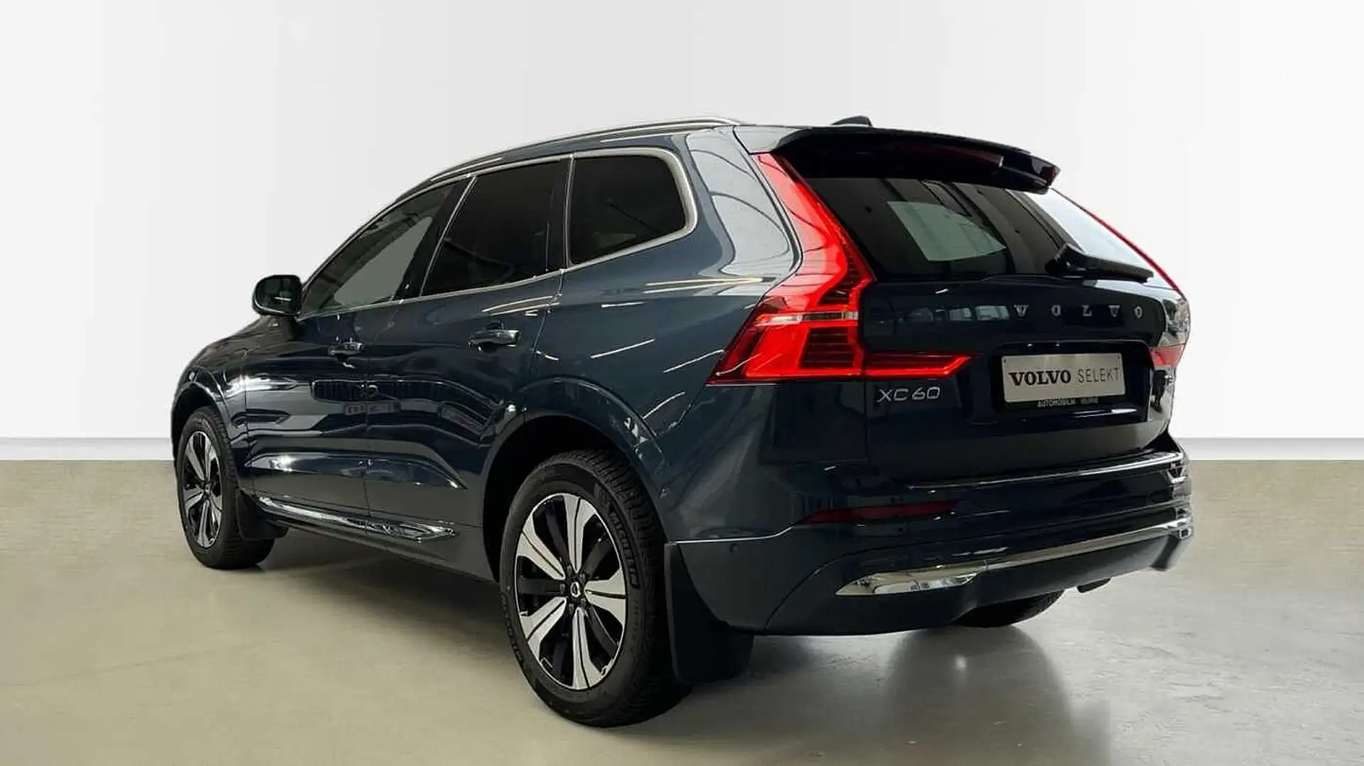 Volvo XC60 Plus Bright T8 AWD Hybride | Trekhaak | 360° Camer Bleu - 2