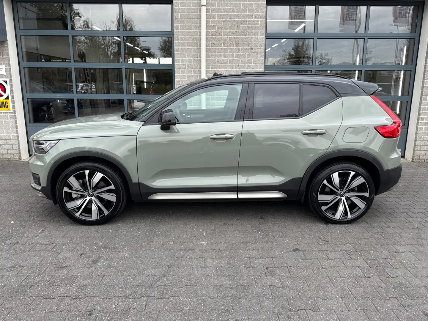 Volvo XC40 Recharge P8 AWD R-Design | ELEKTR. TREKHAAK | HARM Vert - 2