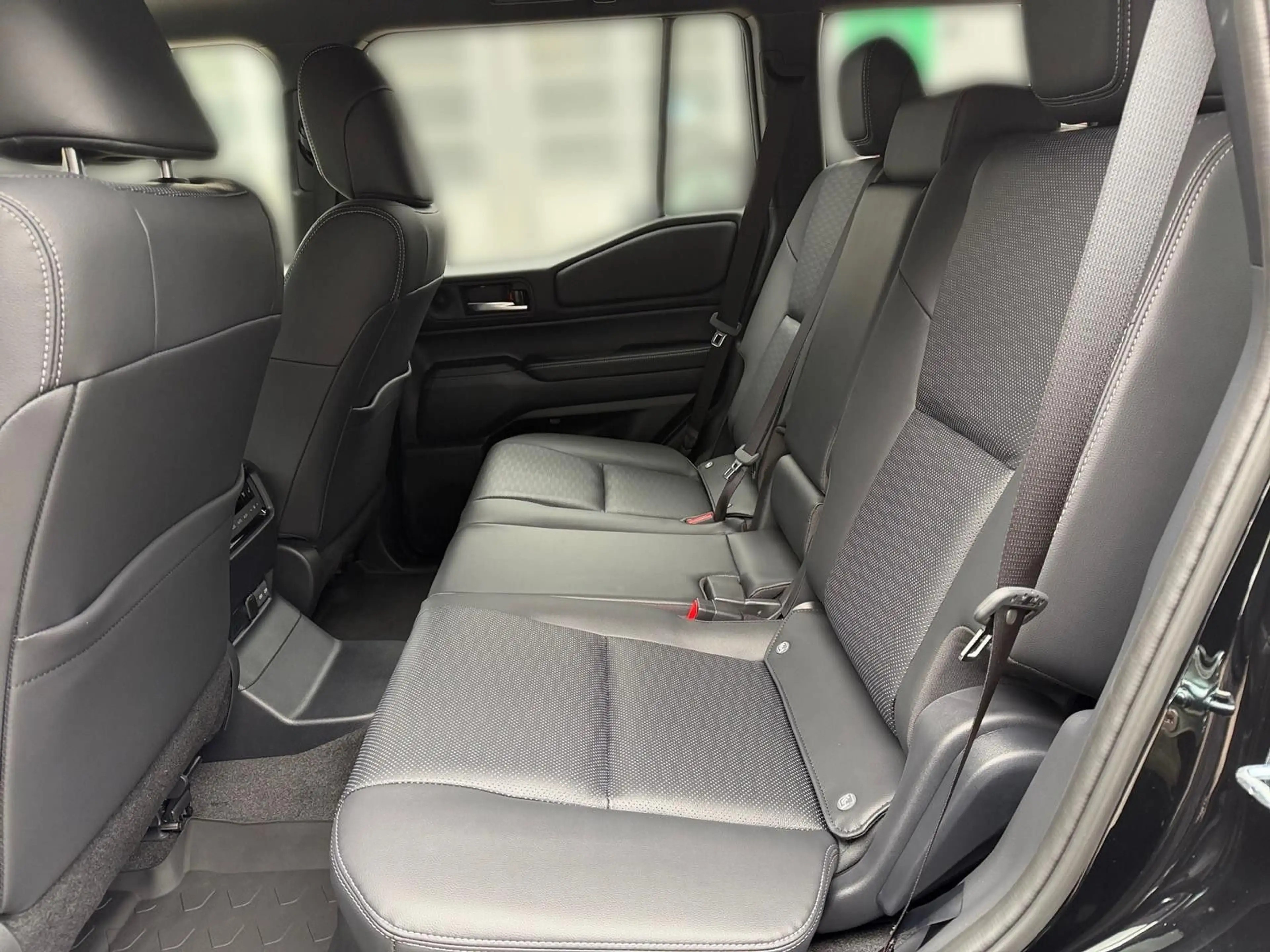 Toyota Land Cruiser Lounge 2,8 D-4D AWD +Panoramadach — photo 13