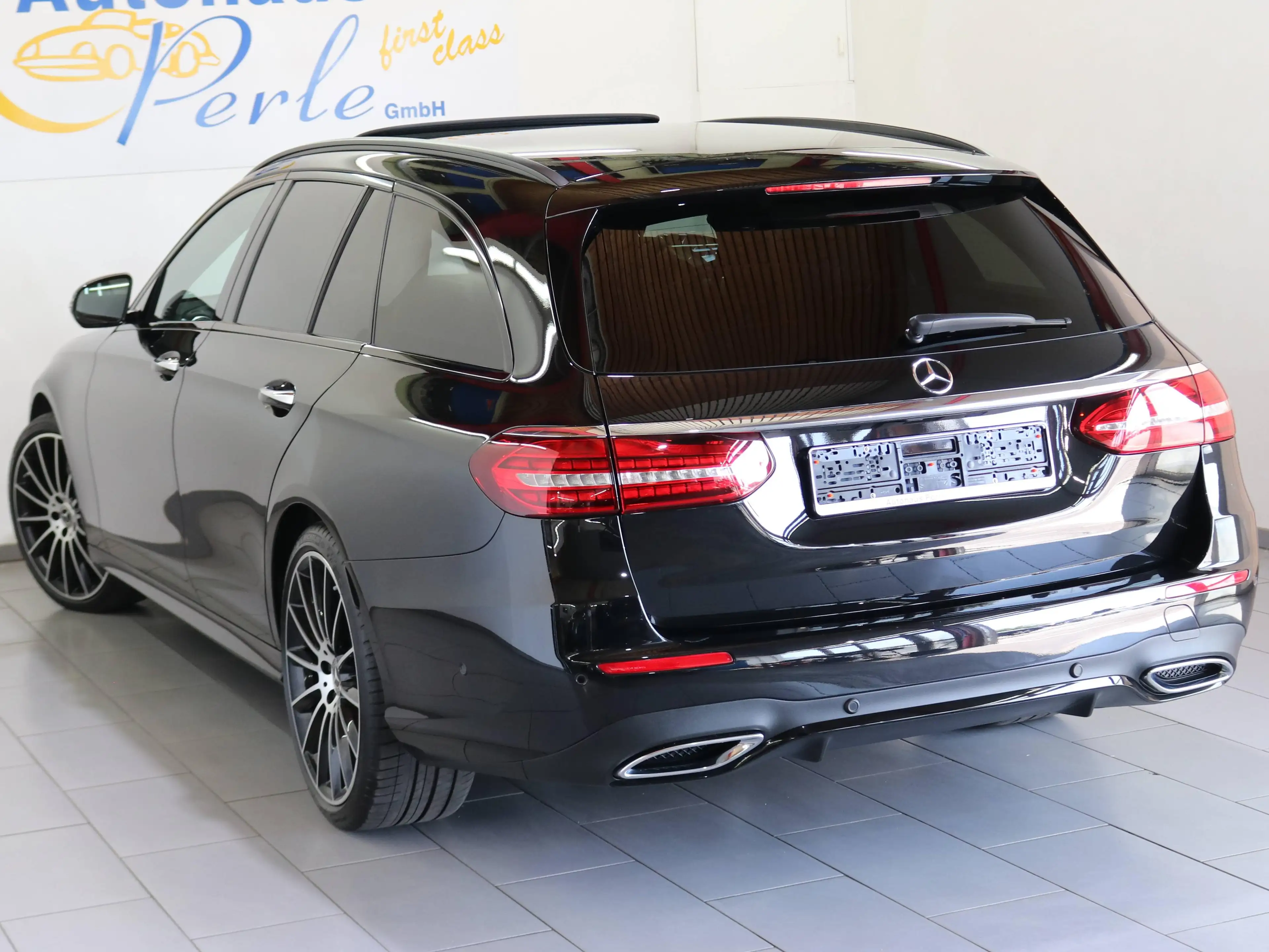 Mercedes-Benz E 400 D T 4M AMG-LINE"AIRMTC"SDACH"HUP"MMY"NAPPA"DISTR+"SOUND" — photo 3
