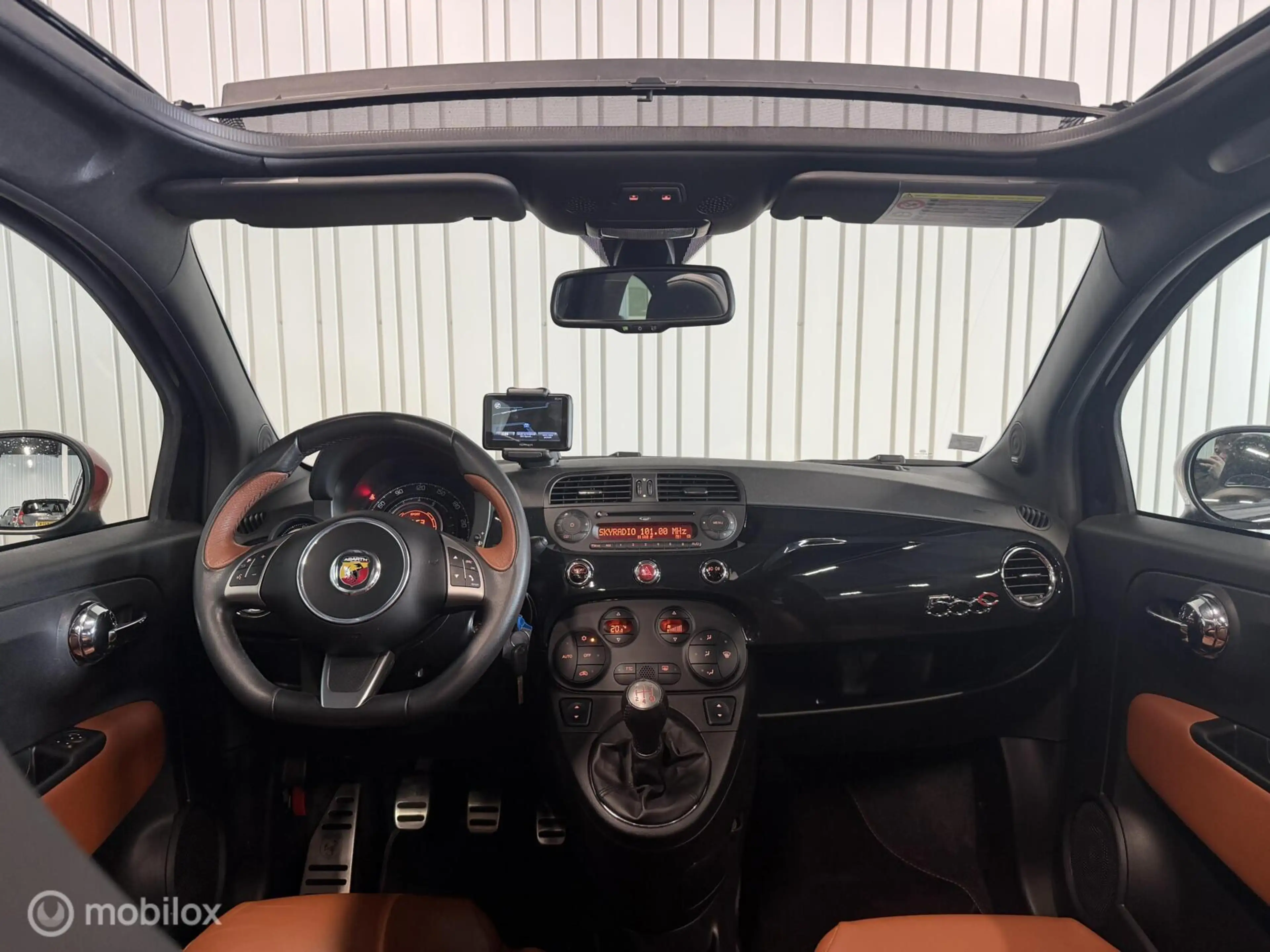 Fiat 500C Abarth 1.4 T-Jet Scorpione — photo 8