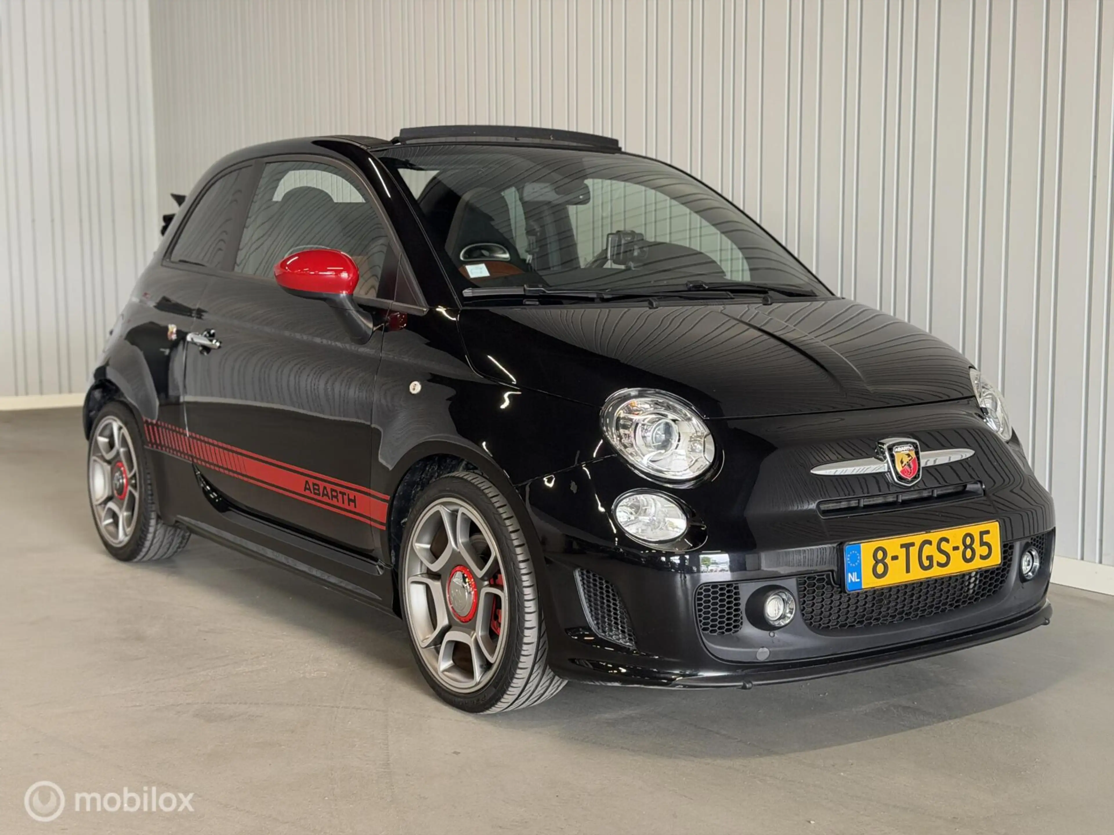 Fiat 500C Abarth 1.4 T-Jet Scorpione — photo 4