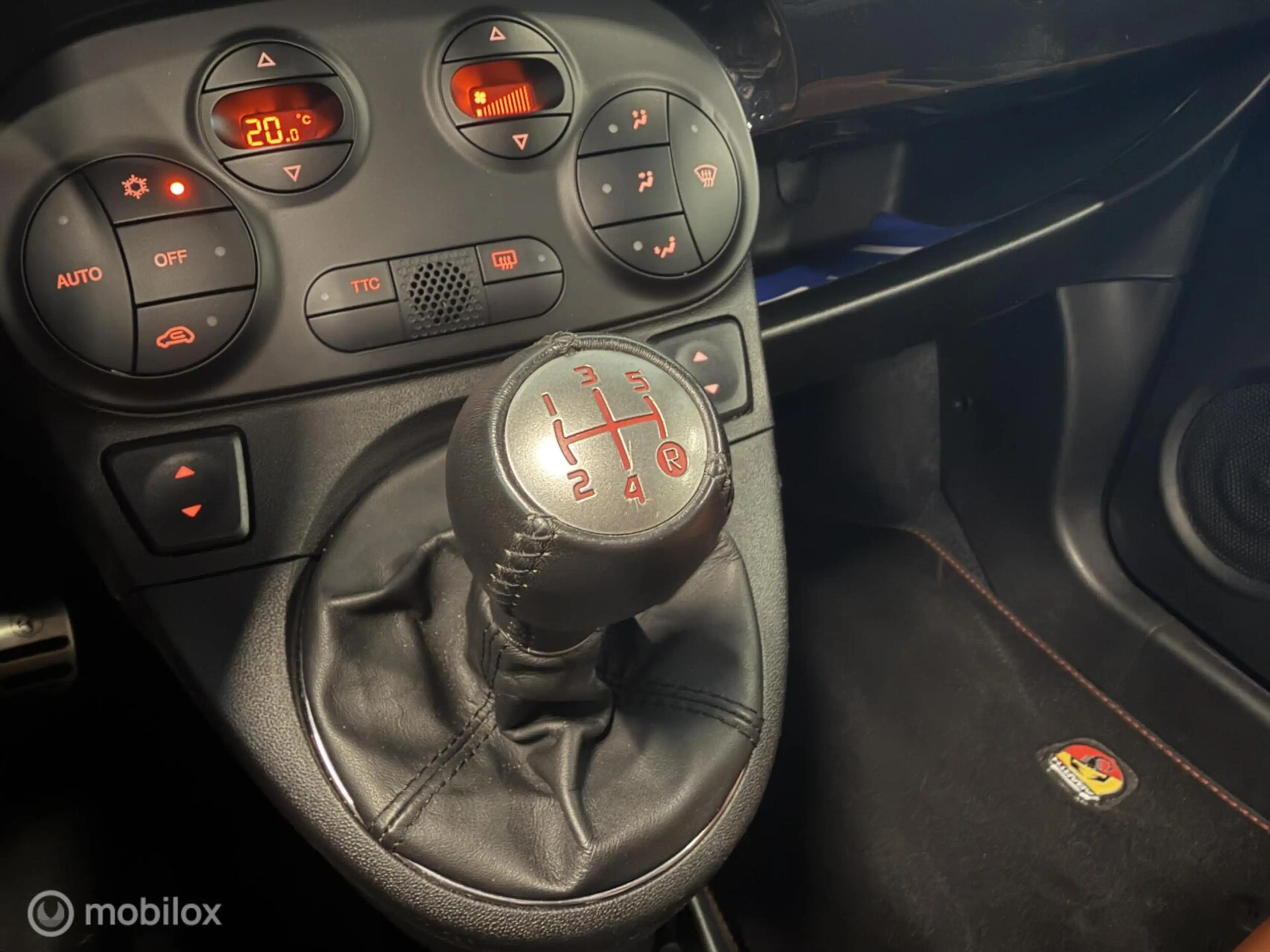 Fiat 500C Abarth 1.4 T-Jet Scorpione — photo 14