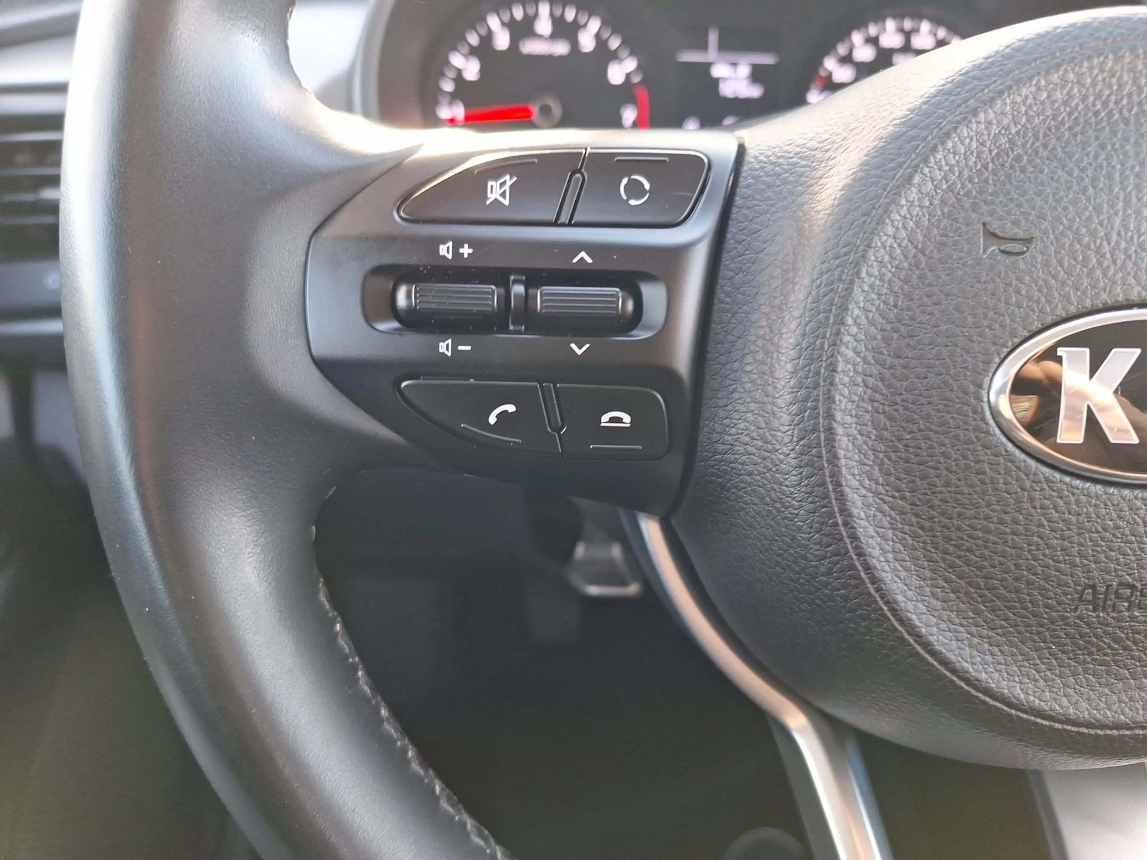 Kia Rio Attract scheckheftgepflegt*Klima*USB/AUX/BT — photo 15