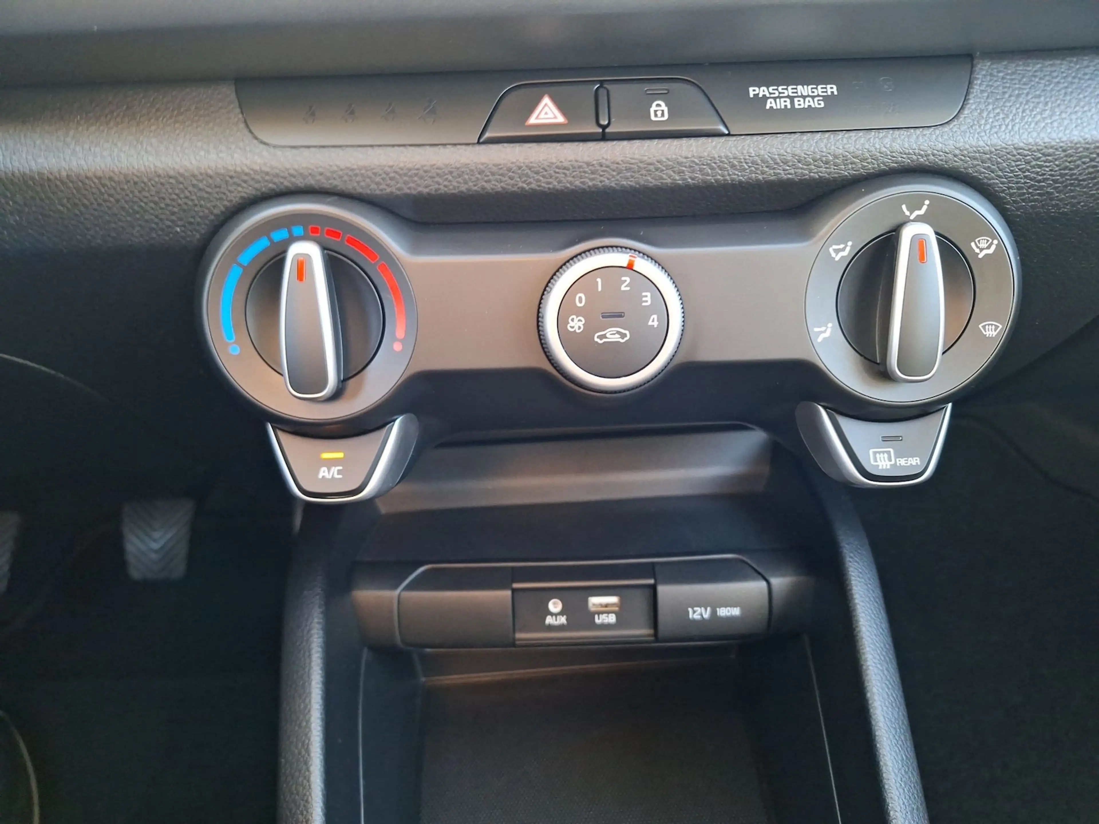 Kia Rio Attract scheckheftgepflegt*Klima*USB/AUX/BT — photo 9