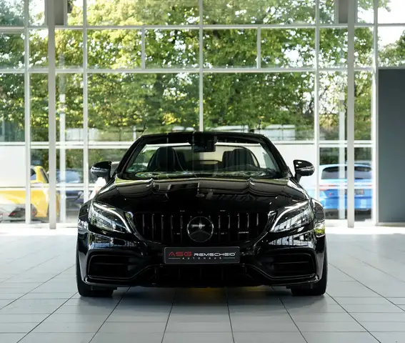 Mercedes-Benz C-Class view 3