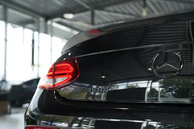 Mercedes-Benz C-Class view 12
