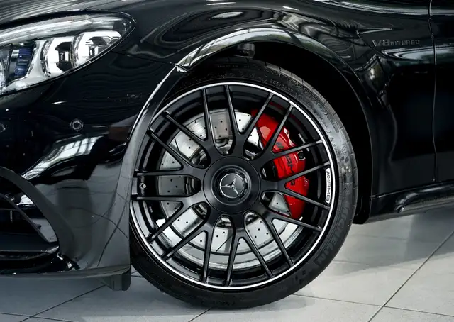 Mercedes-Benz C-Class view 2