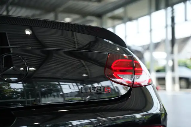 Mercedes-Benz C-Class view 13