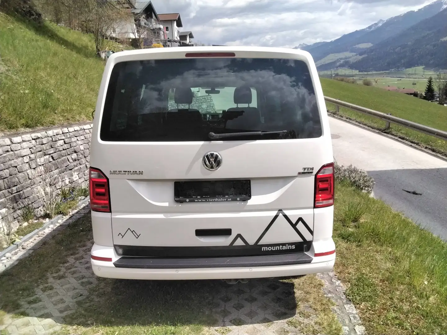 Volkswagen T6 Multivan Multivan Trendline 2,0 TDI 4Motion BMT Trendline Weiß - 2