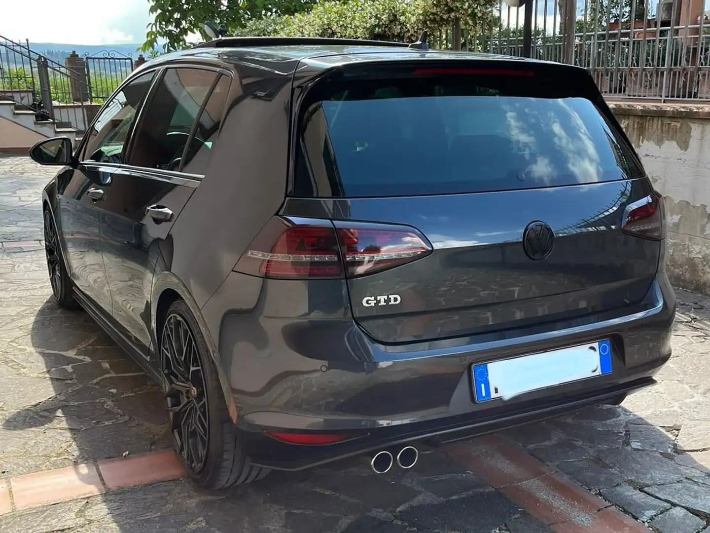 Volkswagen Golf GTD Sport&Sound - 2