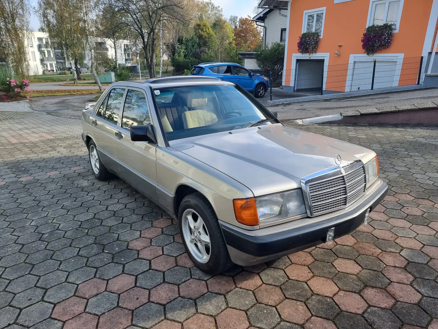 Mercedes-Benz 190 190 E 2,0 Коричневий - 2