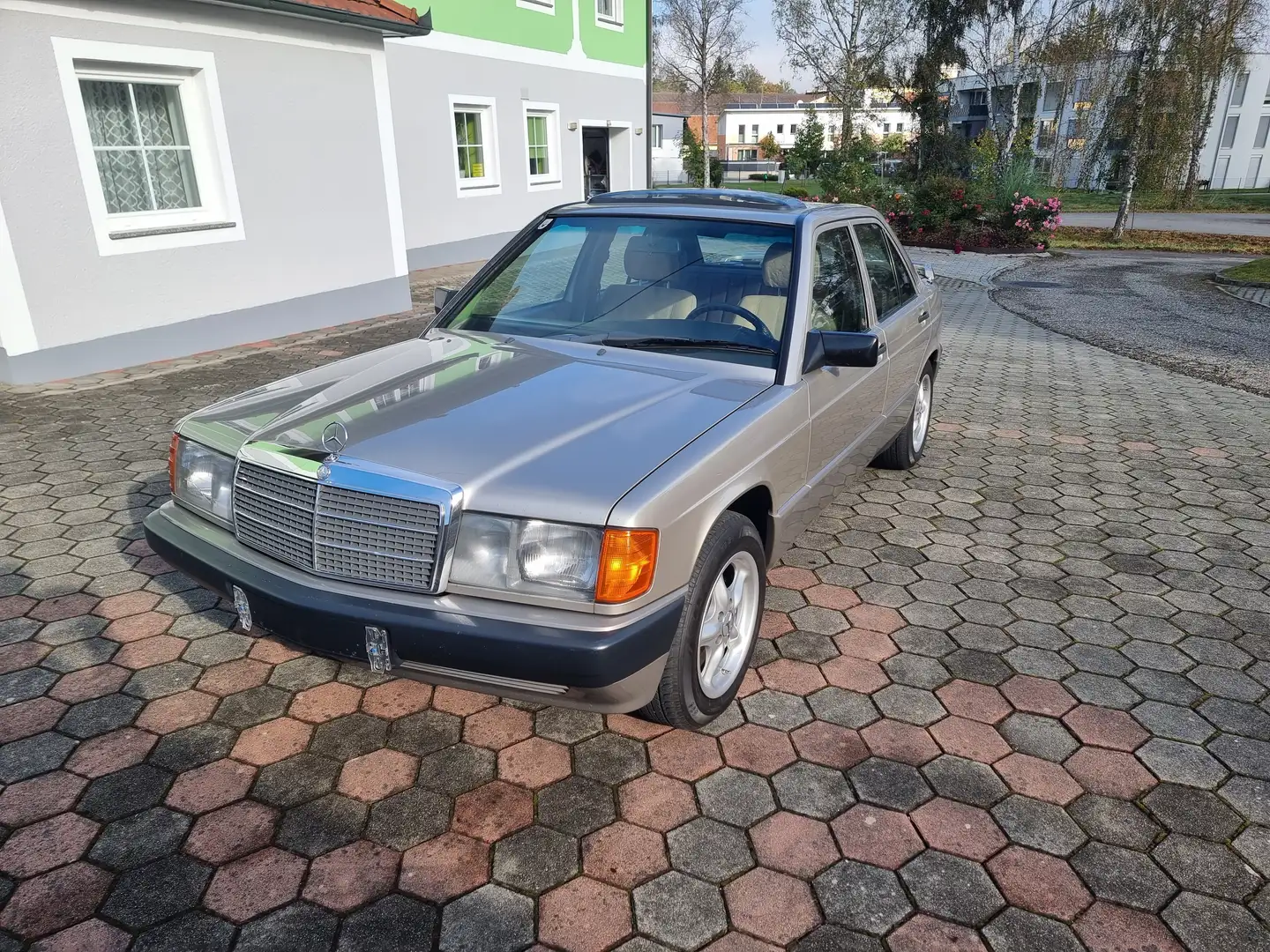 Mercedes-Benz 190 190 E 2,0 Коричневий - 1
