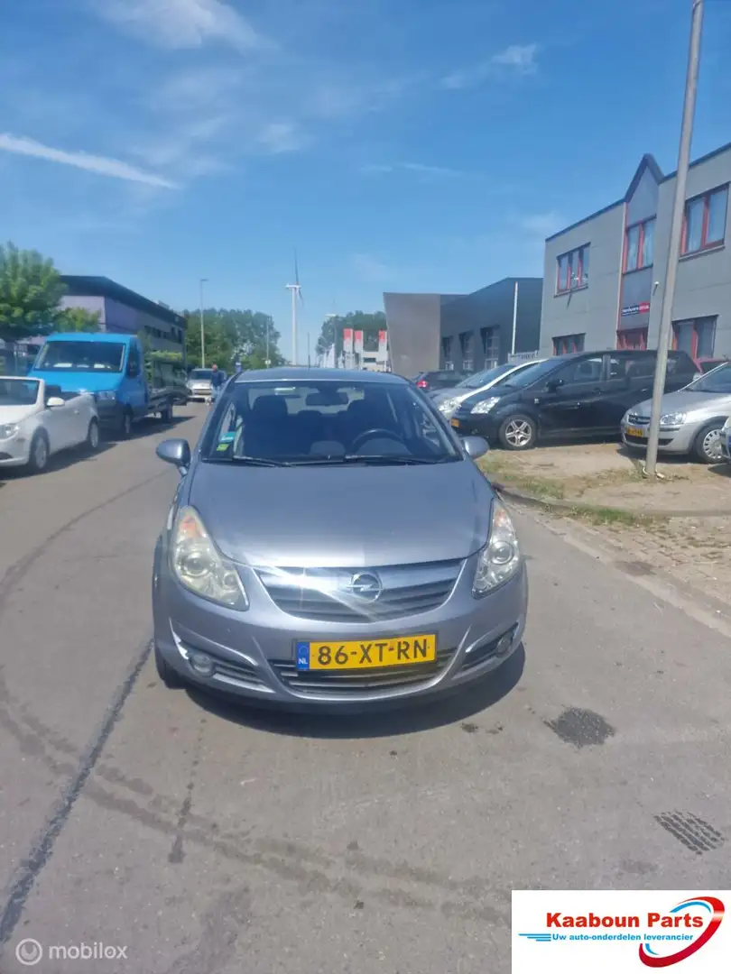 Opel Corsa 1.4-16V Cosmo Grau - 2