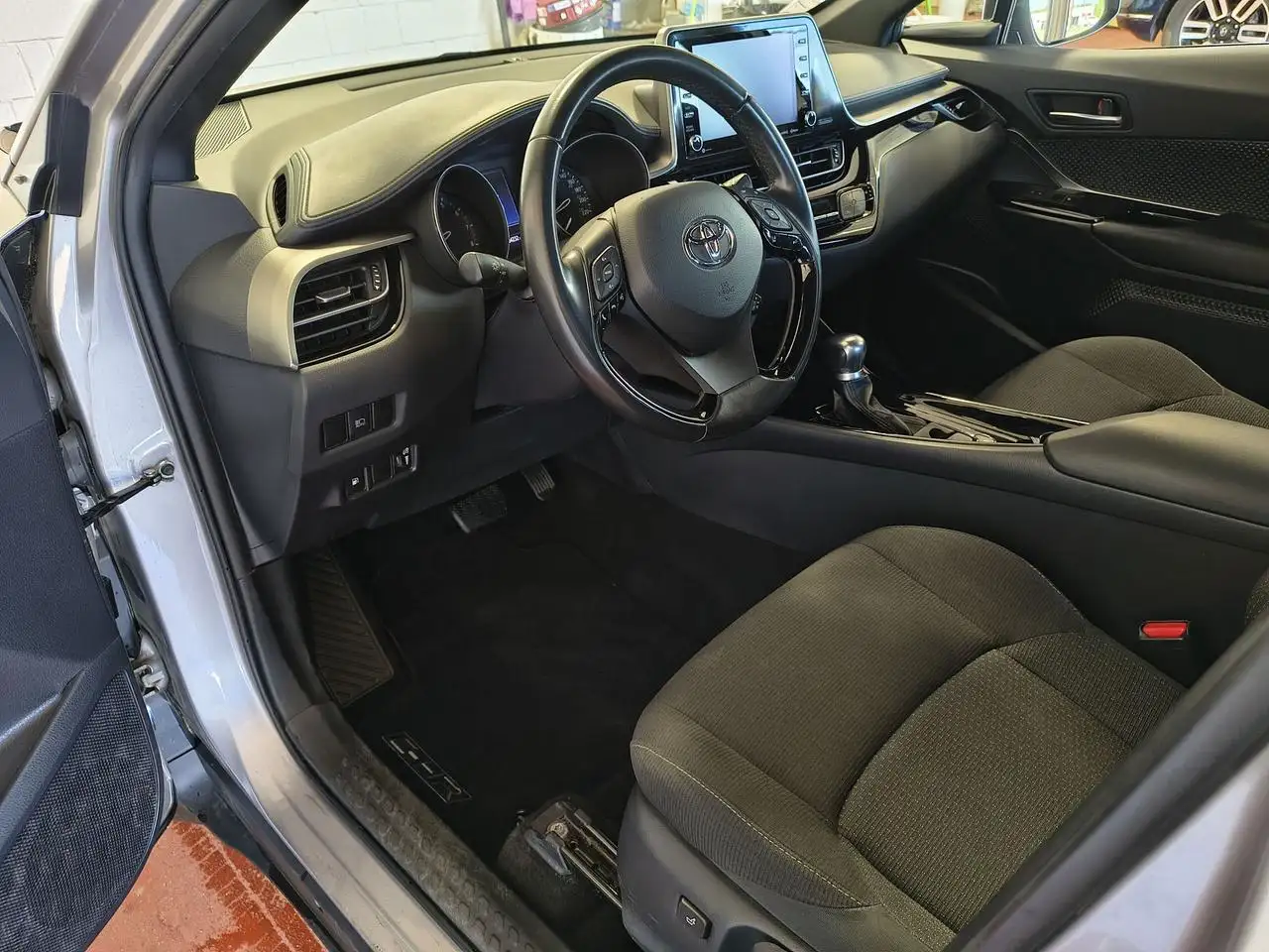 Toyota C-HR снимка Toyota C-HR