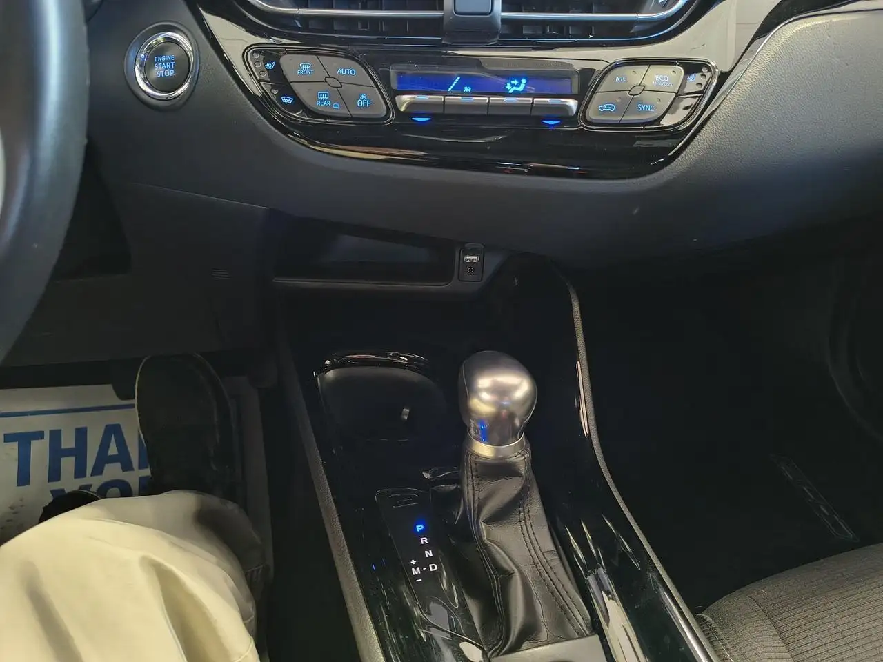 Toyota C-HR снимка Toyota C-HR