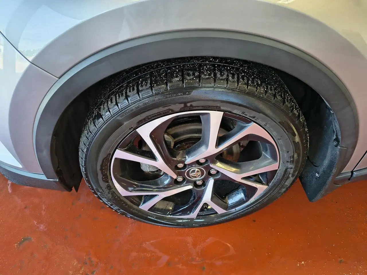 Toyota C-HR снимка Toyota C-HR