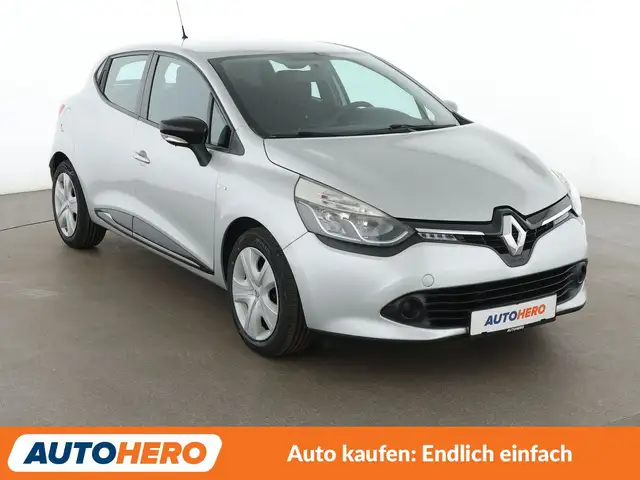 Renault Clio view 8