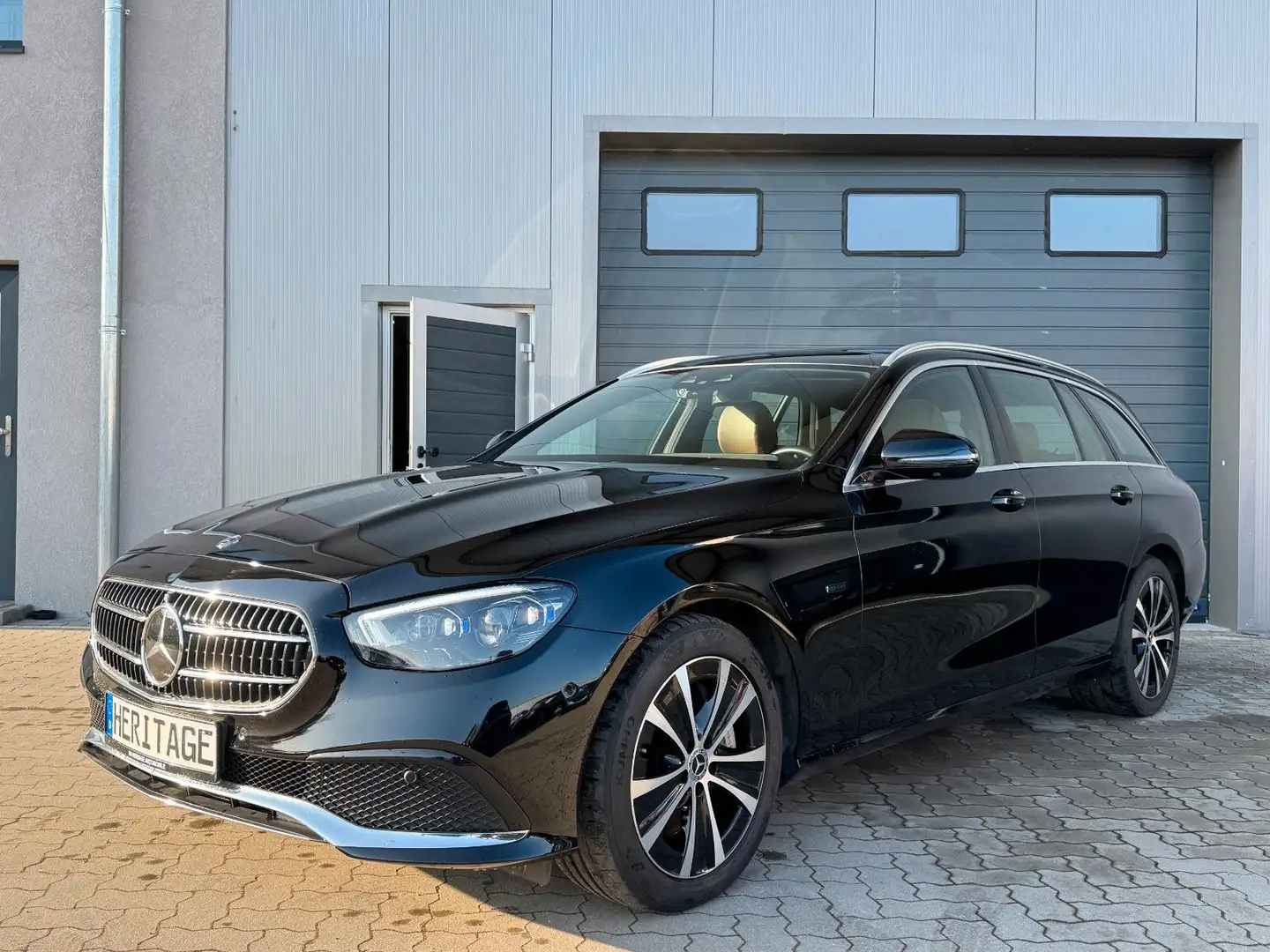 Mercedes-Benz E 300 de AVG/PANO/360°/LED/AMBIENTE Schwarz - 1