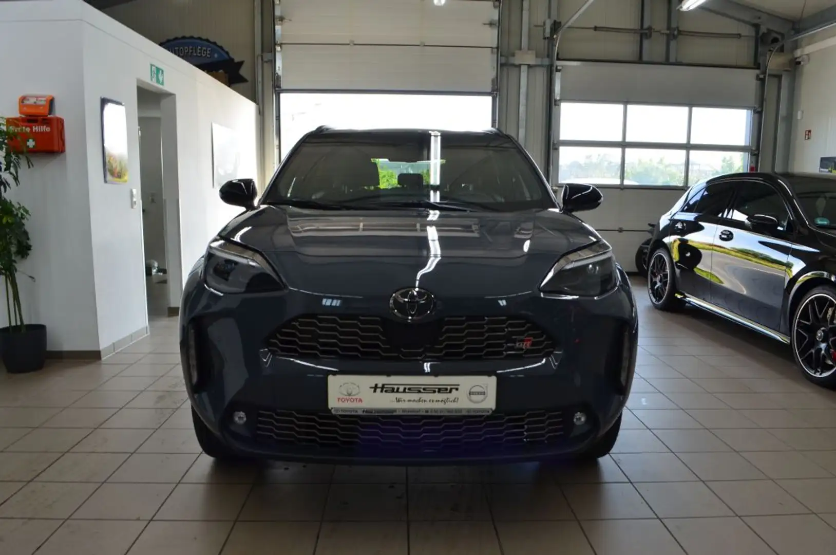 Toyota Yaris Cross Hybrid 130PS 1.5-l GR Sport*JBL*HEAD-UP Grijs - 2