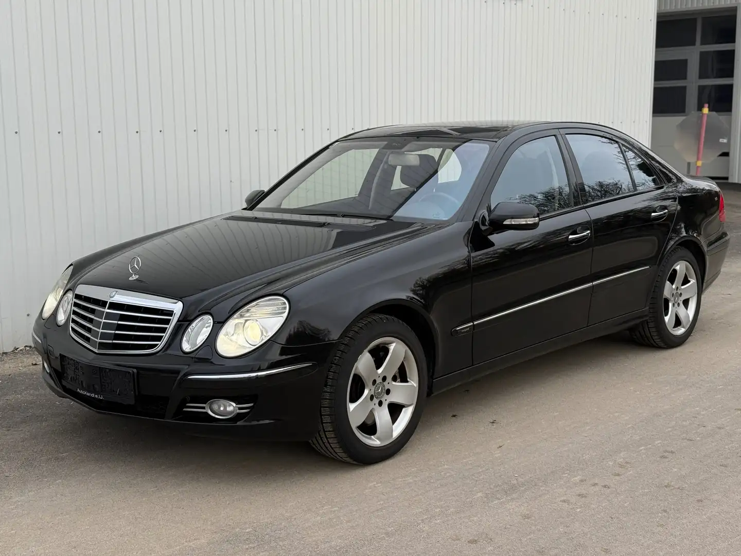 Mercedes-Benz E 500 E 500 4Matic *Schiebedach*Keyless*Sitzlüftung* Schwarz - 1