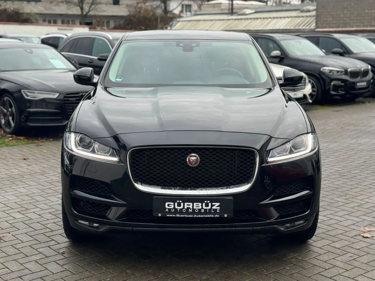 Jaguar F-Pace F-PACE Schwarz - 2