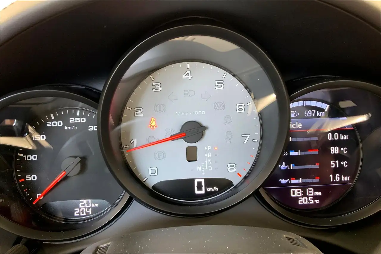 Porsche 718 Cayman снимка Porsche 718 Cayman