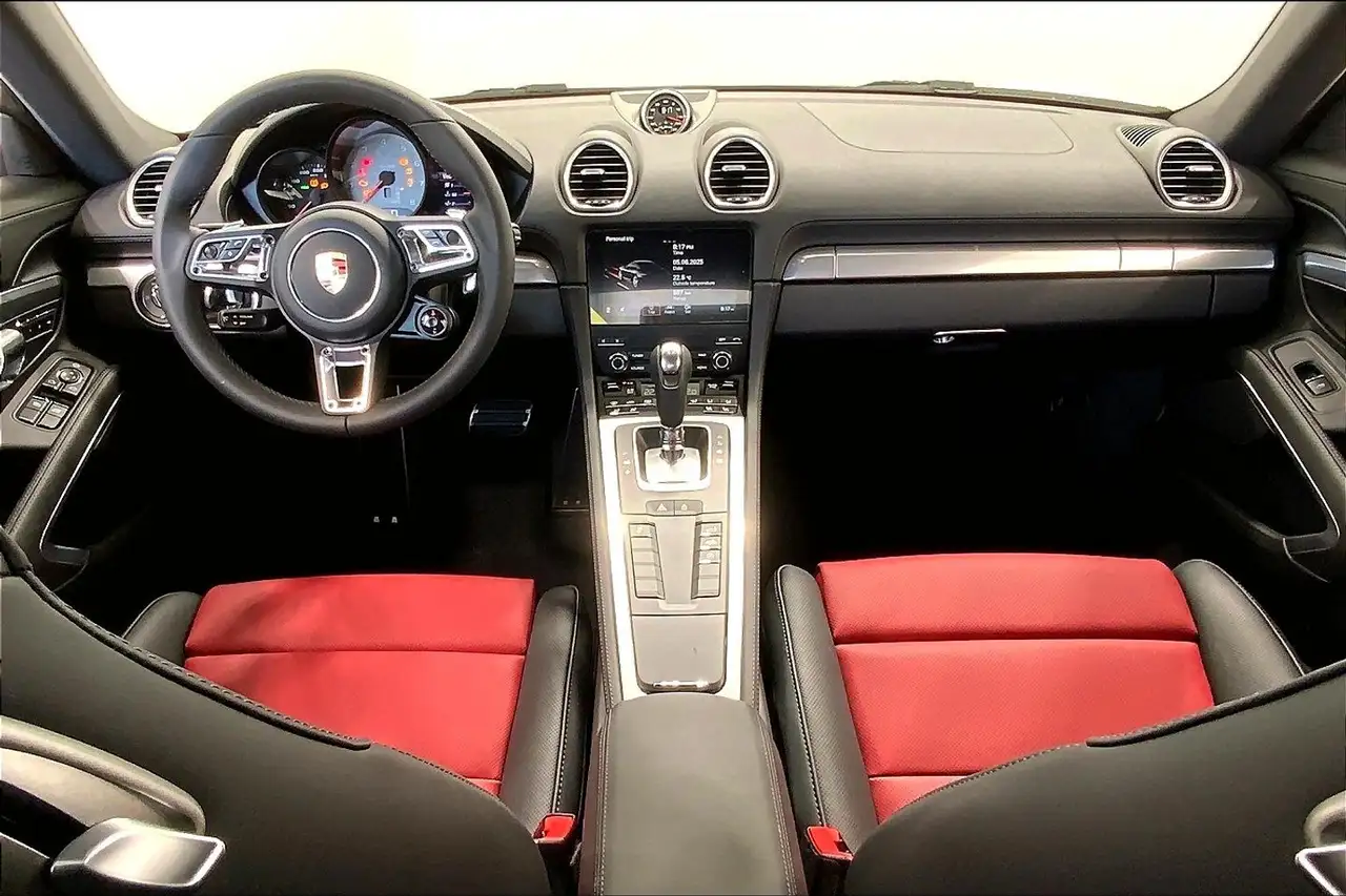 Porsche 718 Cayman снимка Porsche 718 Cayman