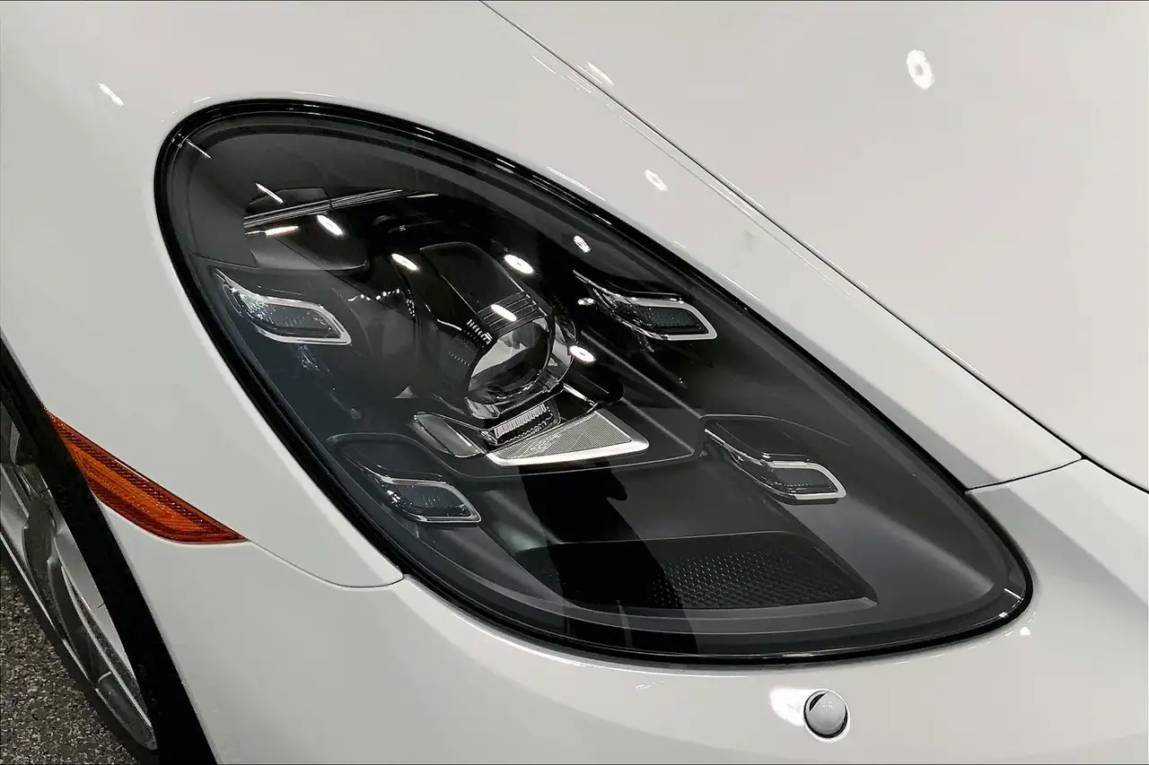 Porsche 718 Cayman снимка Porsche 718 Cayman