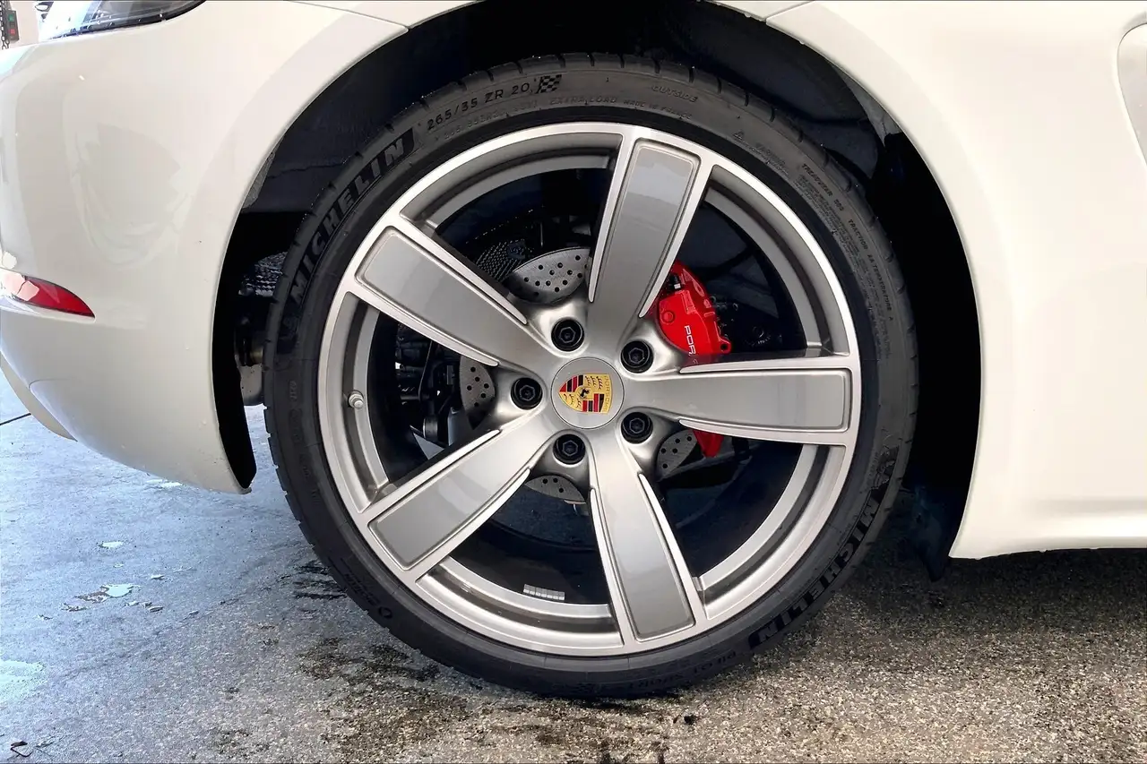 Porsche 718 Cayman снимка Porsche 718 Cayman