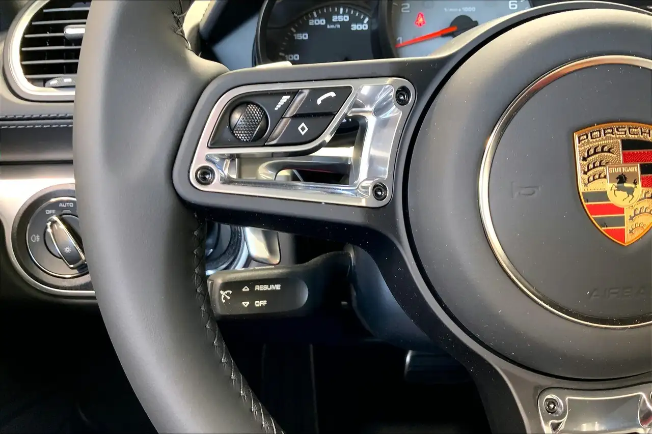 Porsche 718 Cayman снимка Porsche 718 Cayman