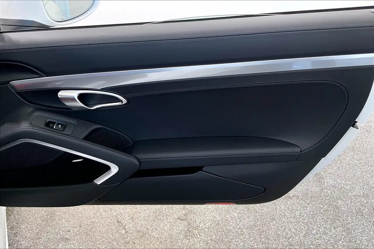 Porsche 718 Cayman снимка Porsche 718 Cayman