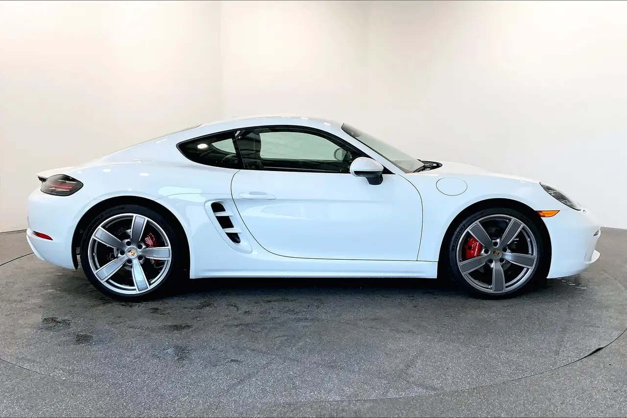 Porsche 718 Cayman снимка Porsche 718 Cayman