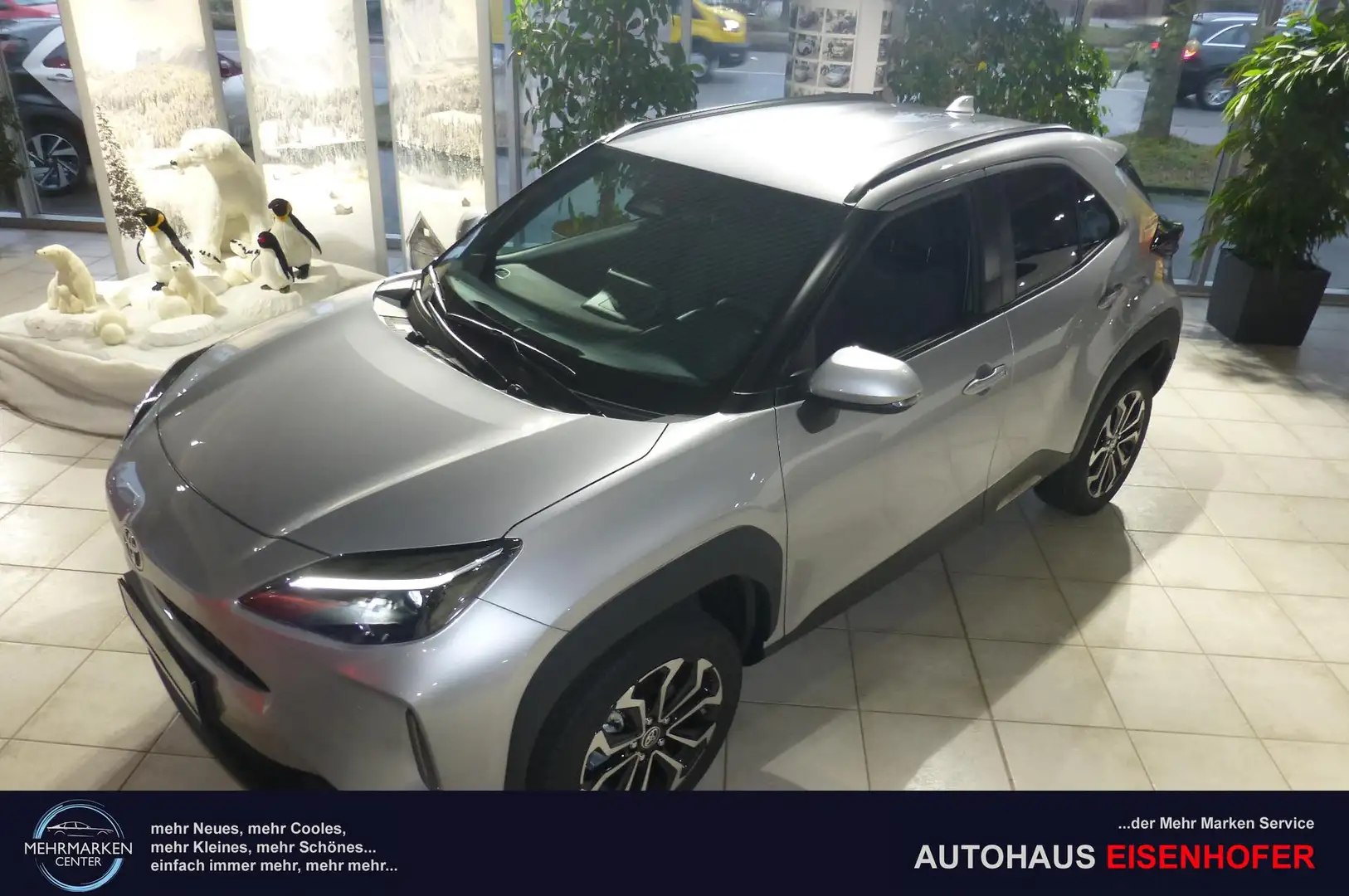 Toyota Yaris Cross Hybrid FWD Team Deutschland m. Winter- / Saftyp... Schwarz - 1