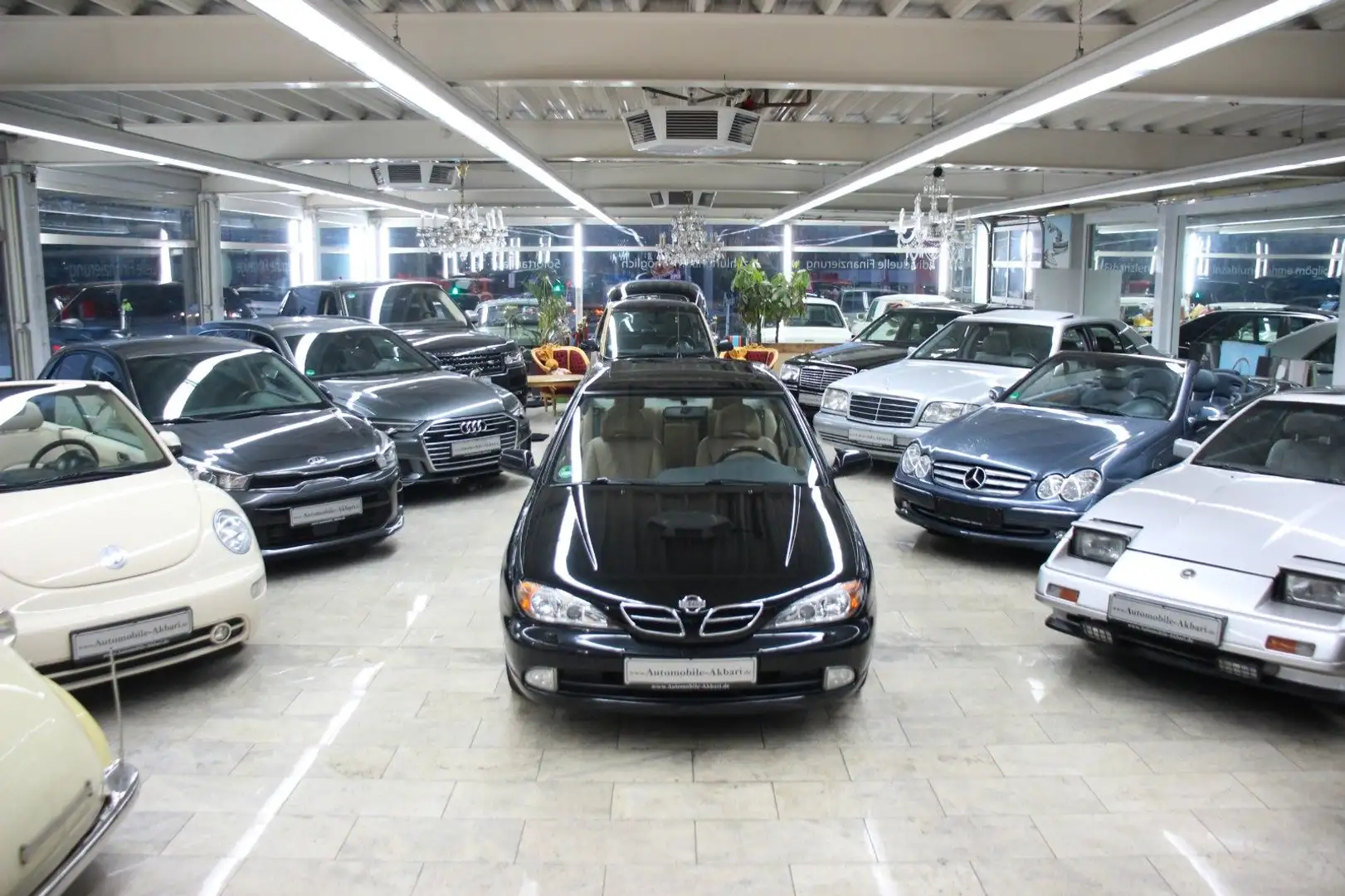 Nissan Primera 2.0 Чёрный - 1