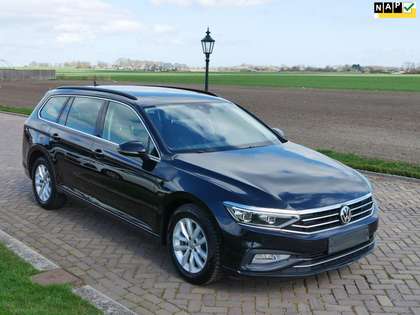 Volkswagen Passat Variant 1.6 TDI Comfort Business DSG CLIMA NAVI ** 11999 N
