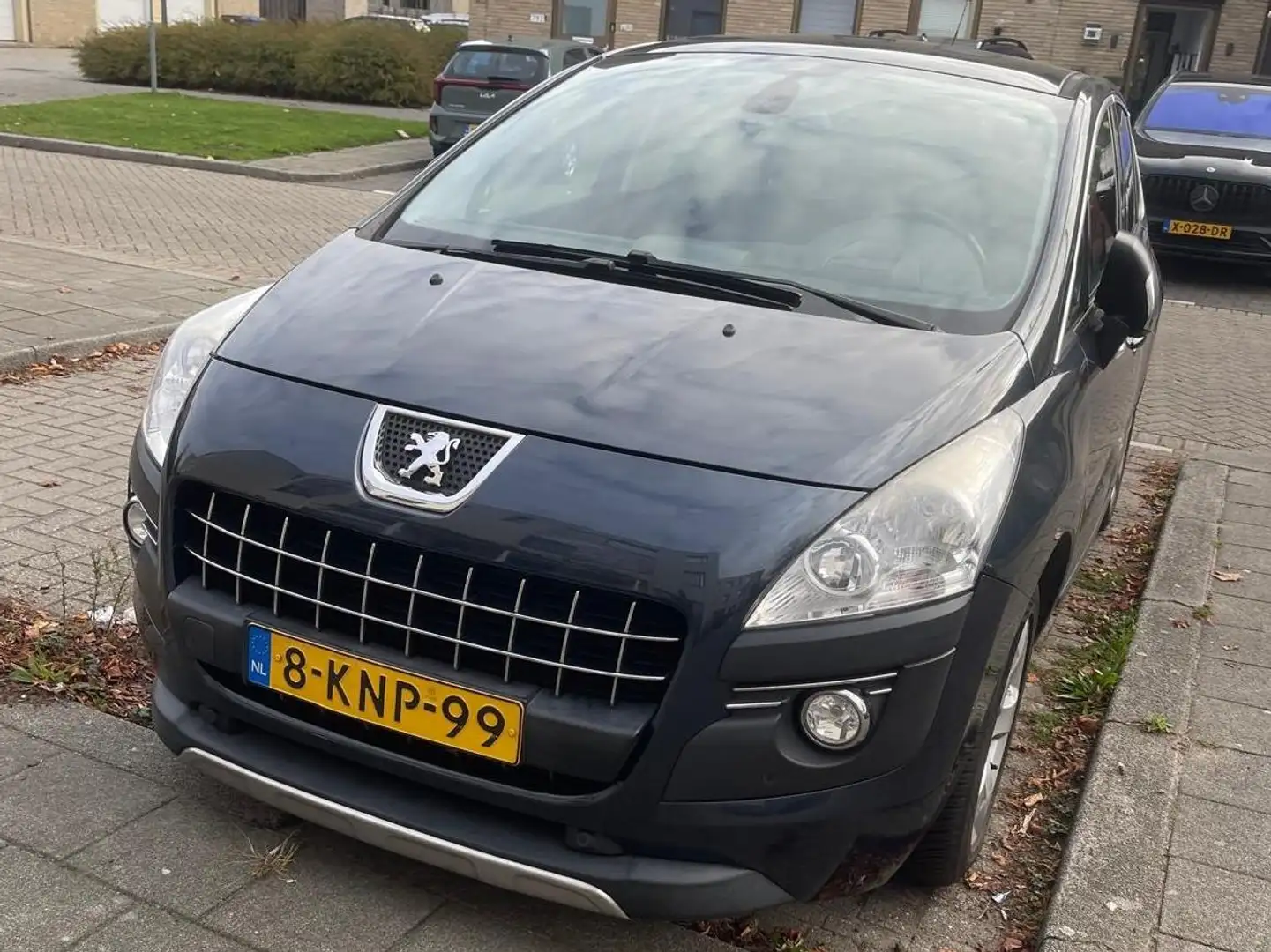 Peugeot 3008 3008 1.6 THP Allure Automaat Blauw - 1