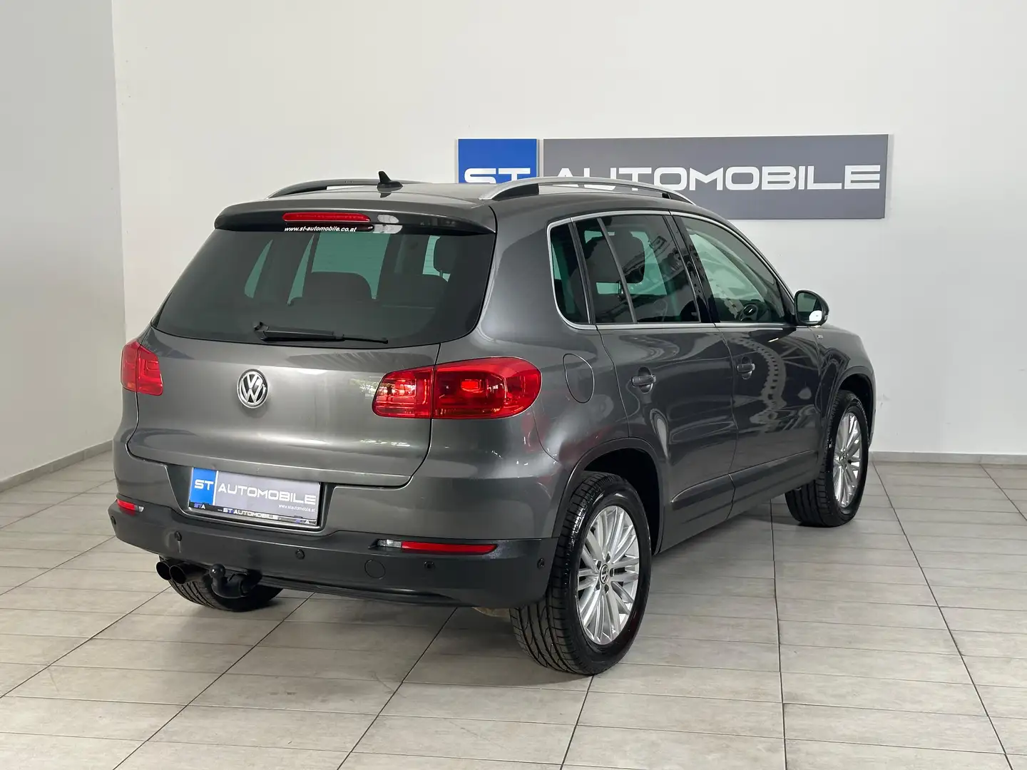 Volkswagen Tiguan 2.0 TDI Cup Sport & Style 4Motion Aut. // AHK // Grau - 2
